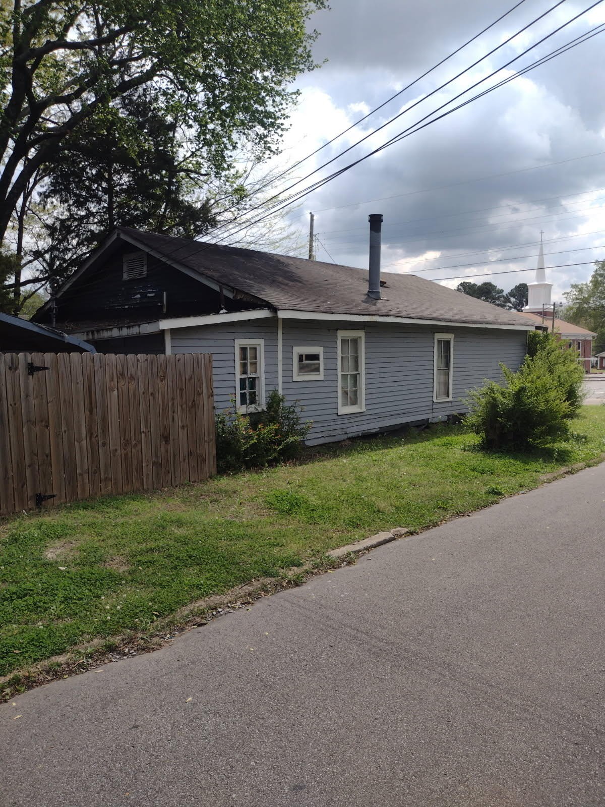 401 Greenwood AVE Jackson, TN 38301
